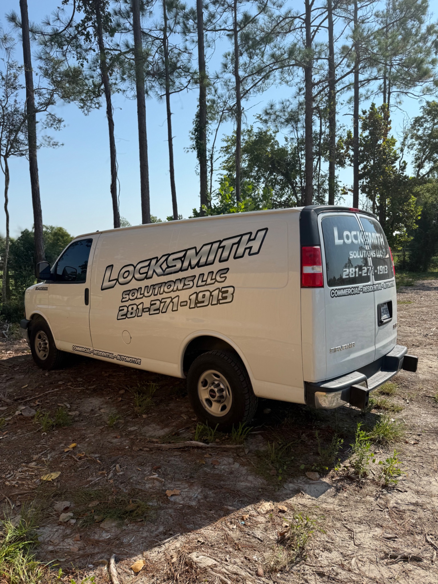Locksmith van side view